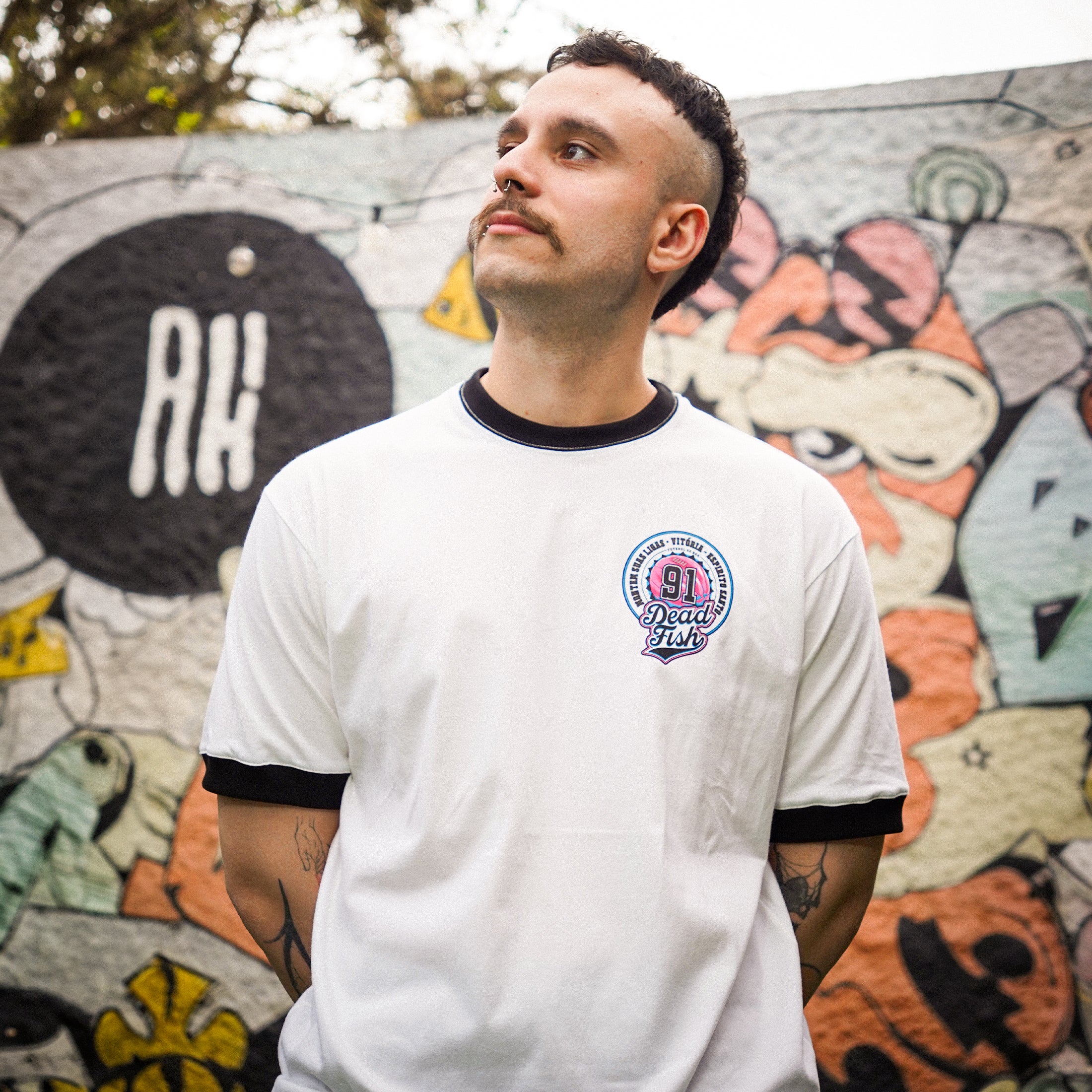 Camiseta Escudo Montem suas ligas Dead Fish - Branco