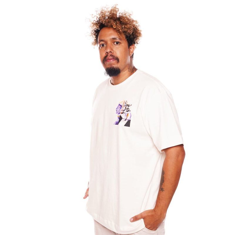 Camiseta Capa Pense - Off White