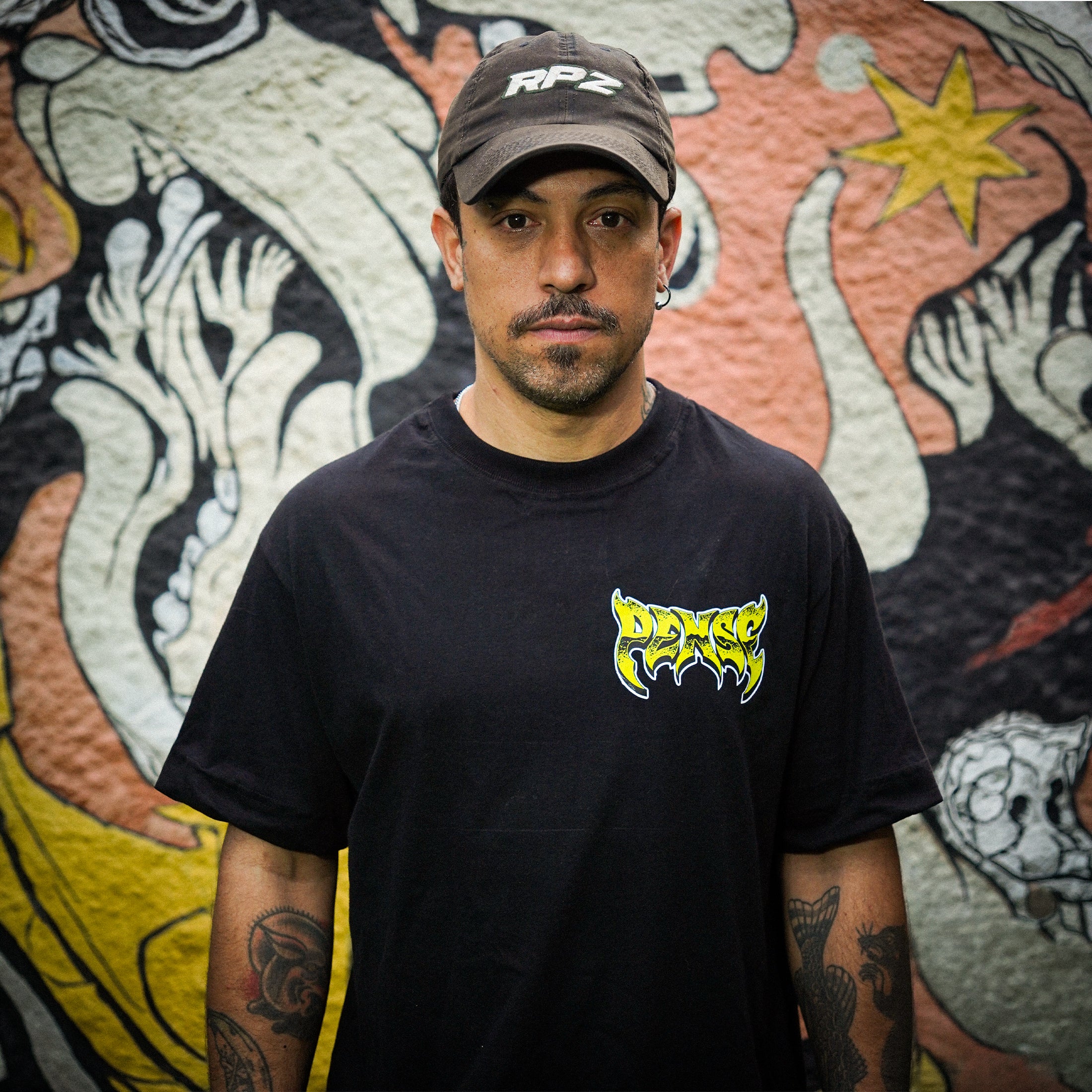 Camiseta Vivendo Pense - Preto